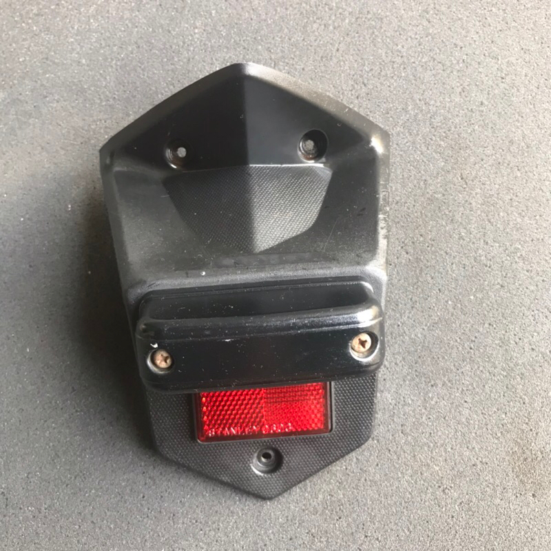 moncong spakbor belakang motor Honda Vario 125 old bekas original asli copotan