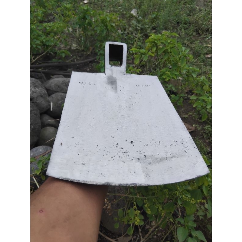 cangkul /pacul baja isen lokal