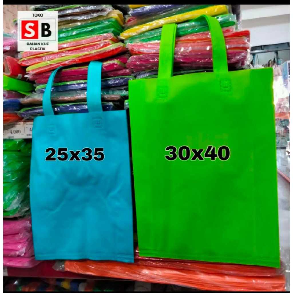 

Tas Spunbond 25x35 isi 12 pcs polos