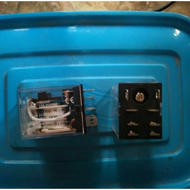 relay iec255 10a250vac setiap hari buka