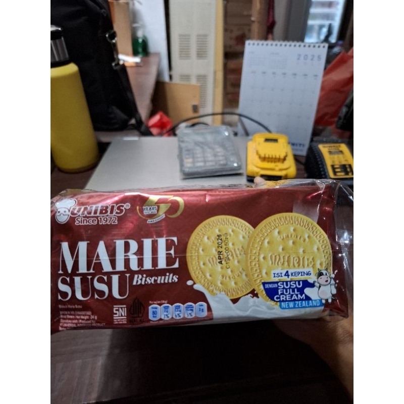 

UNIBIS MARIE SUSU BISKUIT 24 GRAM 20 BUNGKUS