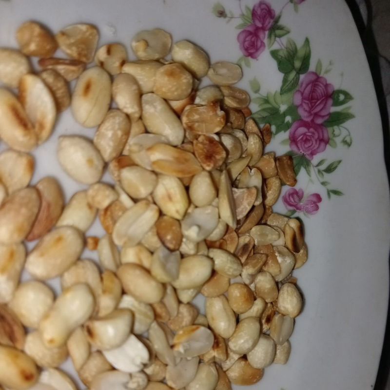 

kacang goreng wingko
