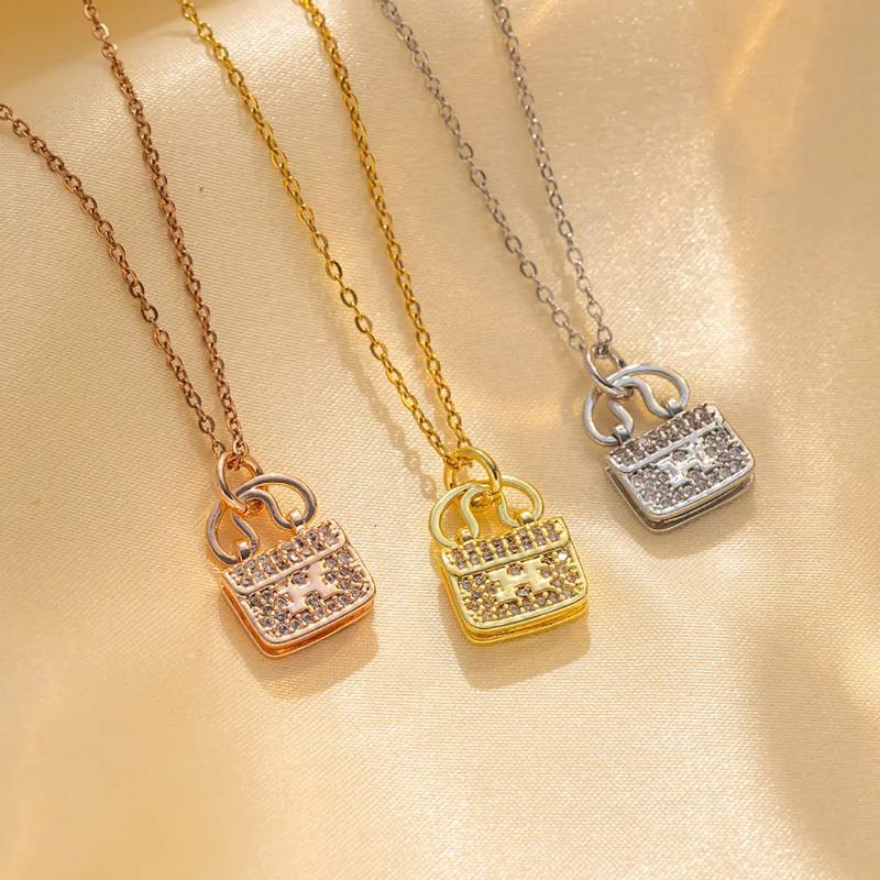 kalung liontin wanita titanium tas H