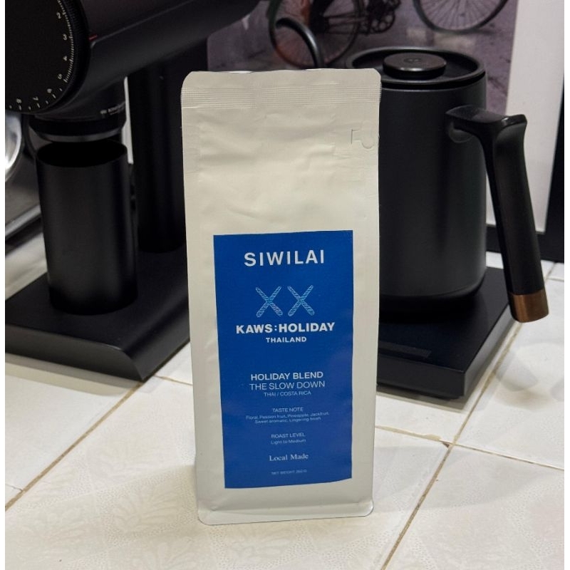 

Siwilai Coffee - Kaws : Holiday Blend The Slow Down Thailand Shared Beans Kopi