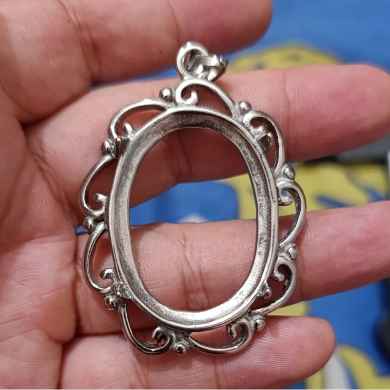 CL 02 Cangkang Emban Liontin titanium super alusan 37x27 mm