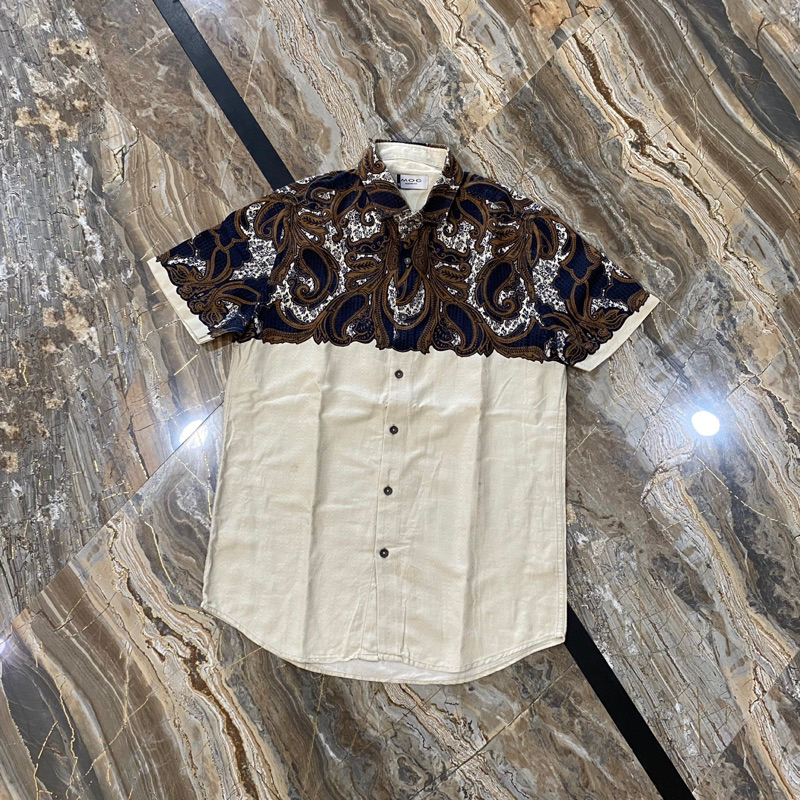 MOC - Kemeja lengan pendek motif