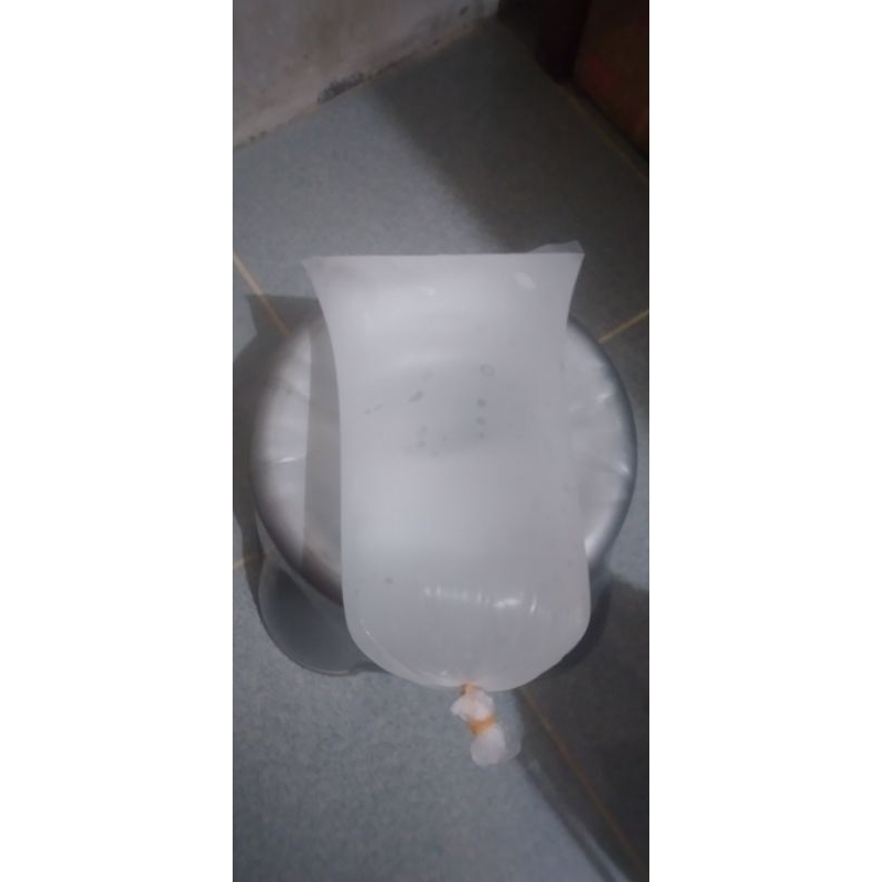 

Air Es Batu