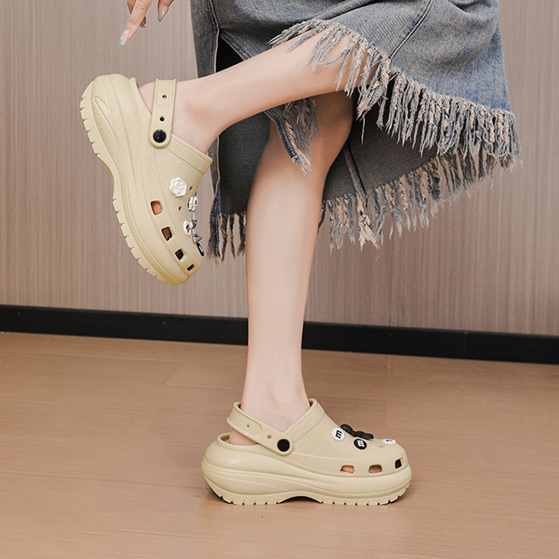 Sandal Wanita/Sepatu Cross Mega Crush stylish, sol EVA super ringan, nyaman dipakai lama, cocok deng
