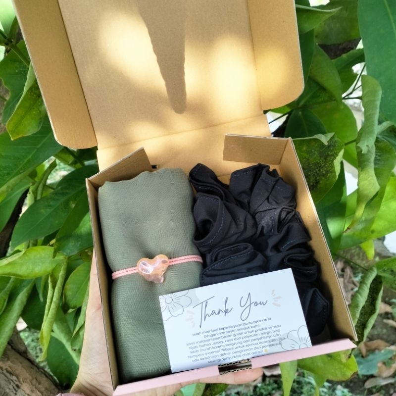 

- HAMPERS HIJAB BELLA SQUARE//MURAH DAN MEWAH//HADIAH
