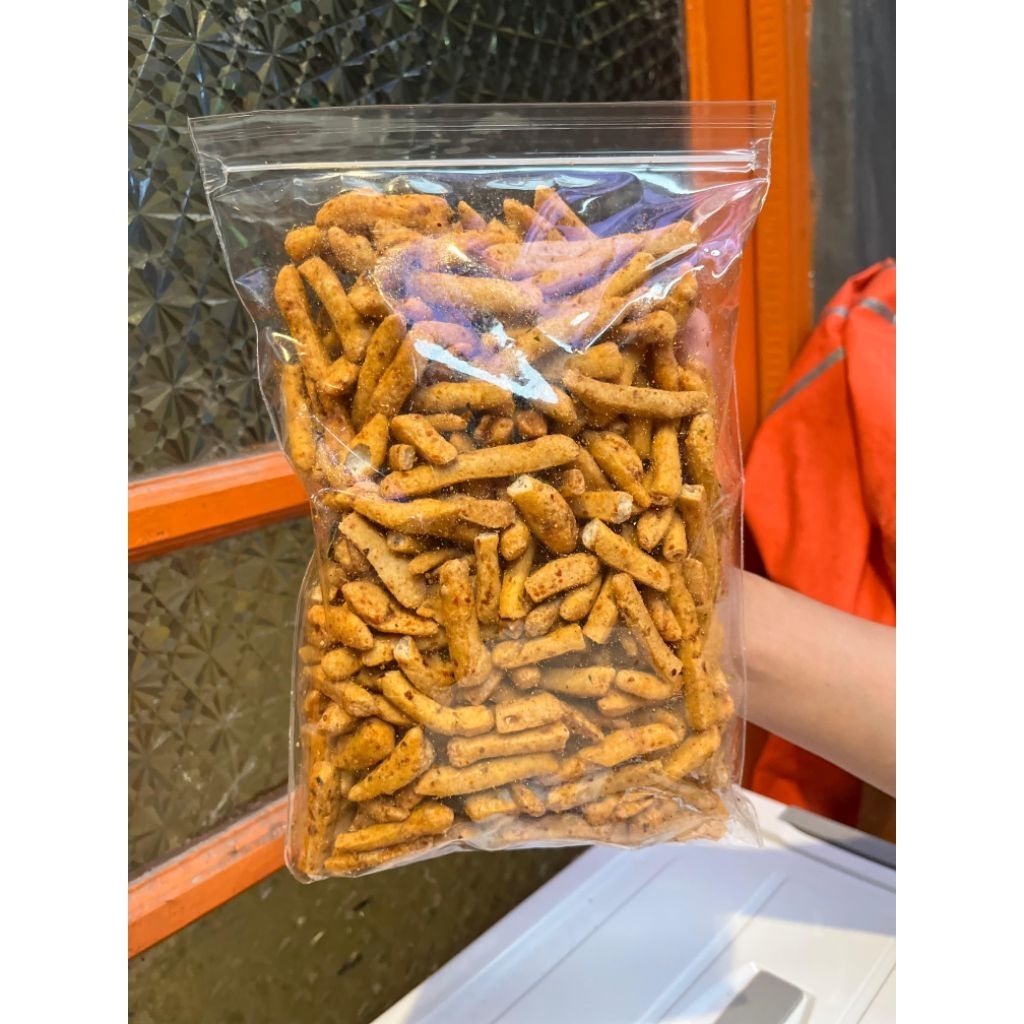 

BASRENG PEDAS 500 GRAM DAUN JERUK BASRENG STIK VIRAL CEMILAN VIRAL