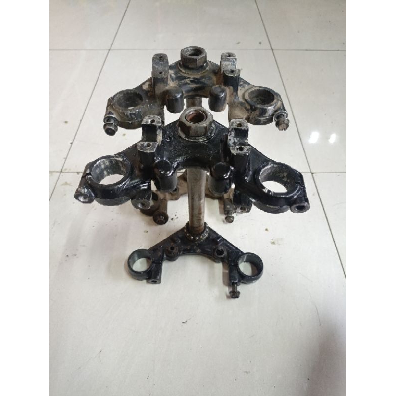 T ATAS BAWAH /SEGITIGA TIGER MEGAPRO