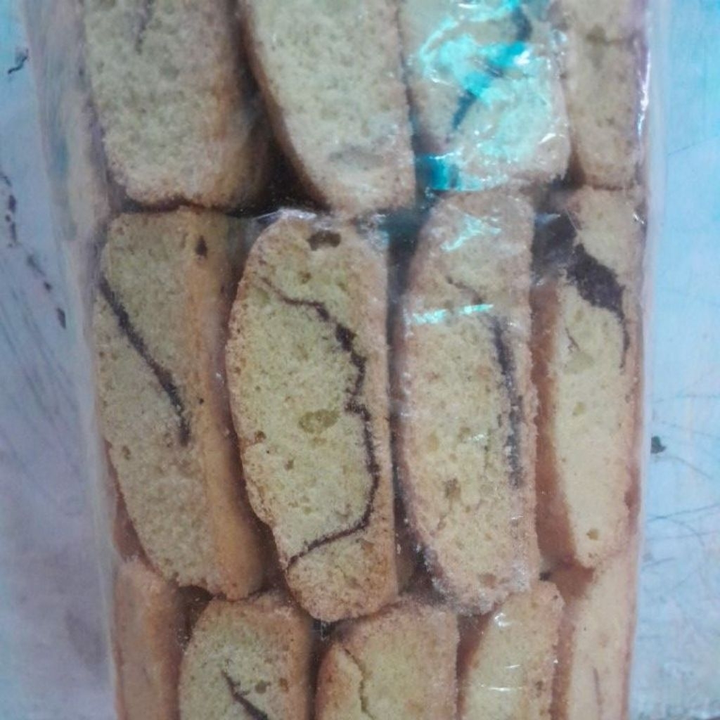 

bolu kering manis isi 2200 g / 2 kg lebih 2 ons