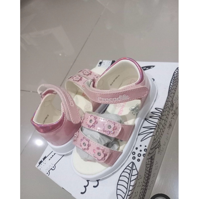 NEW  crocodile kids shoes
