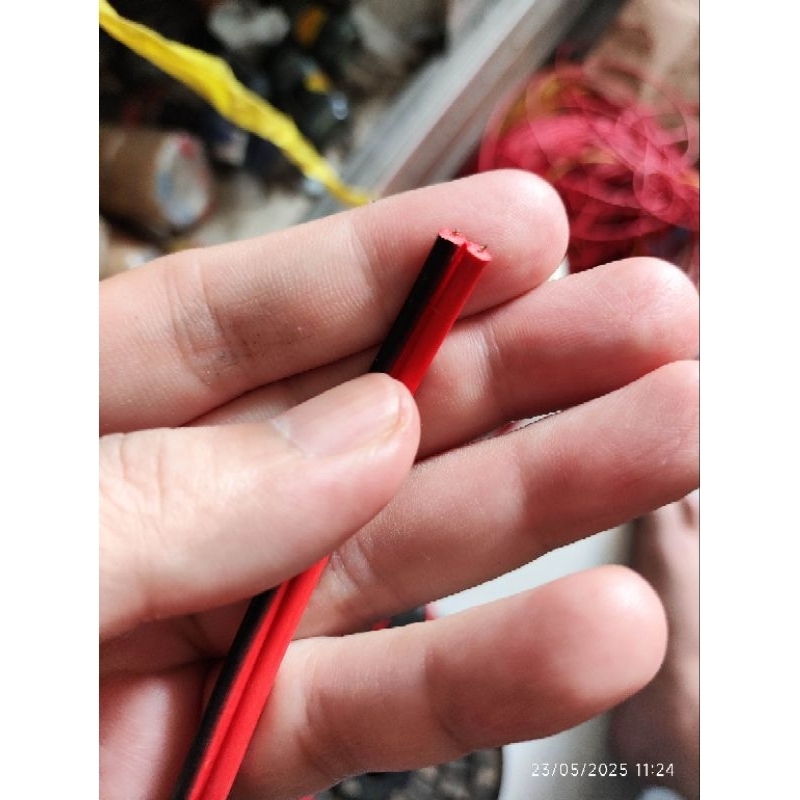 kabel serabut isi 2 merah hitam