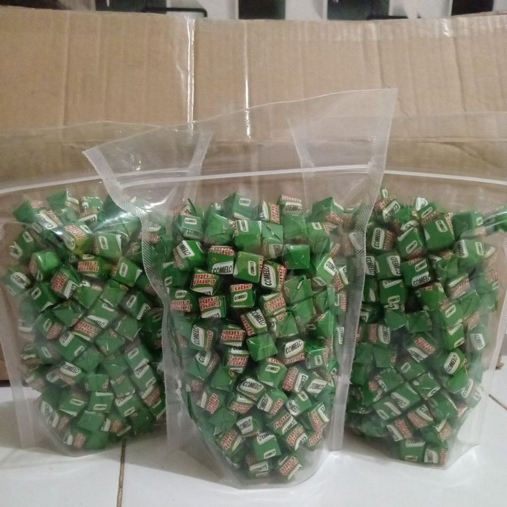 

permen comelo candy cube isi 200pcs permen terviral dan terlaris
