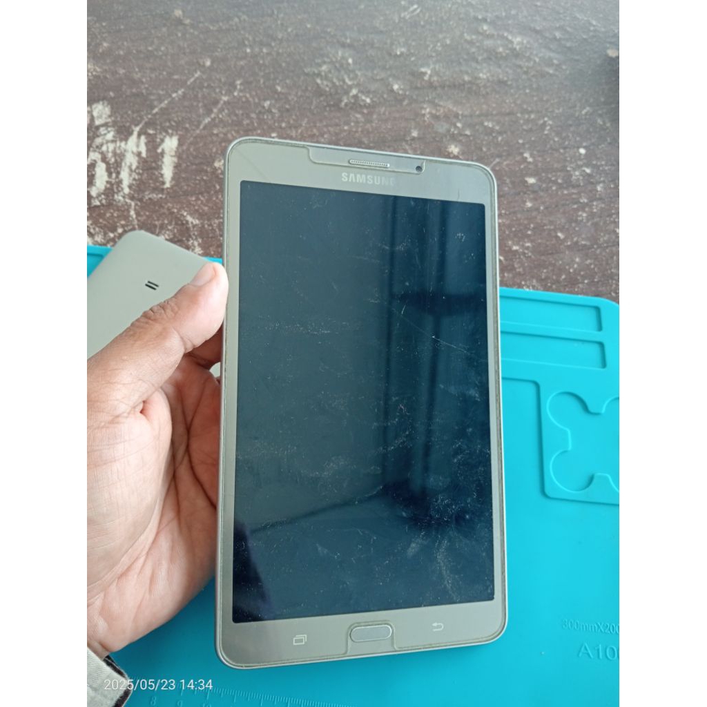 SAMSUNG TAB A 7 ( SM-T285 ) MINUS LCD MESIN HIDUP