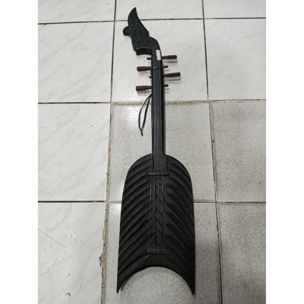 HIASAN DINDING KAYU ULIN - SAPE DAYAK KAYU ULIN - ALAT MUSIK DAYAK