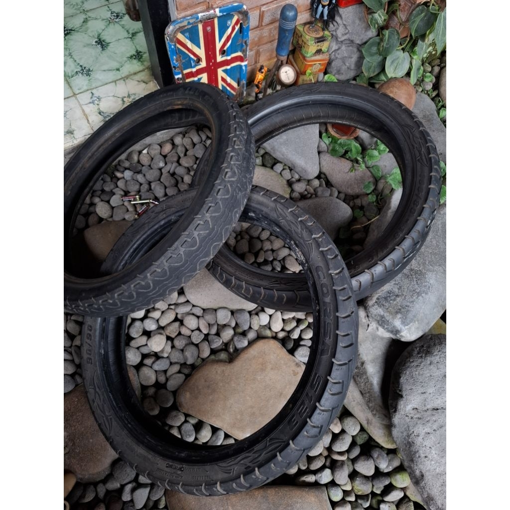 Ban luar ring 18Ban belakang corsa & ircCorsa 100rb irc 70rbKing & ThunderKondisi