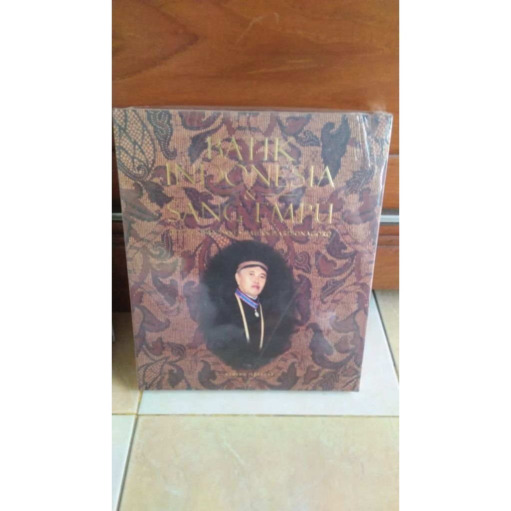 BATIK INDONESIA SANG EMPU GO TIK SWAN PANEMBAHAN HARDJONEGORO