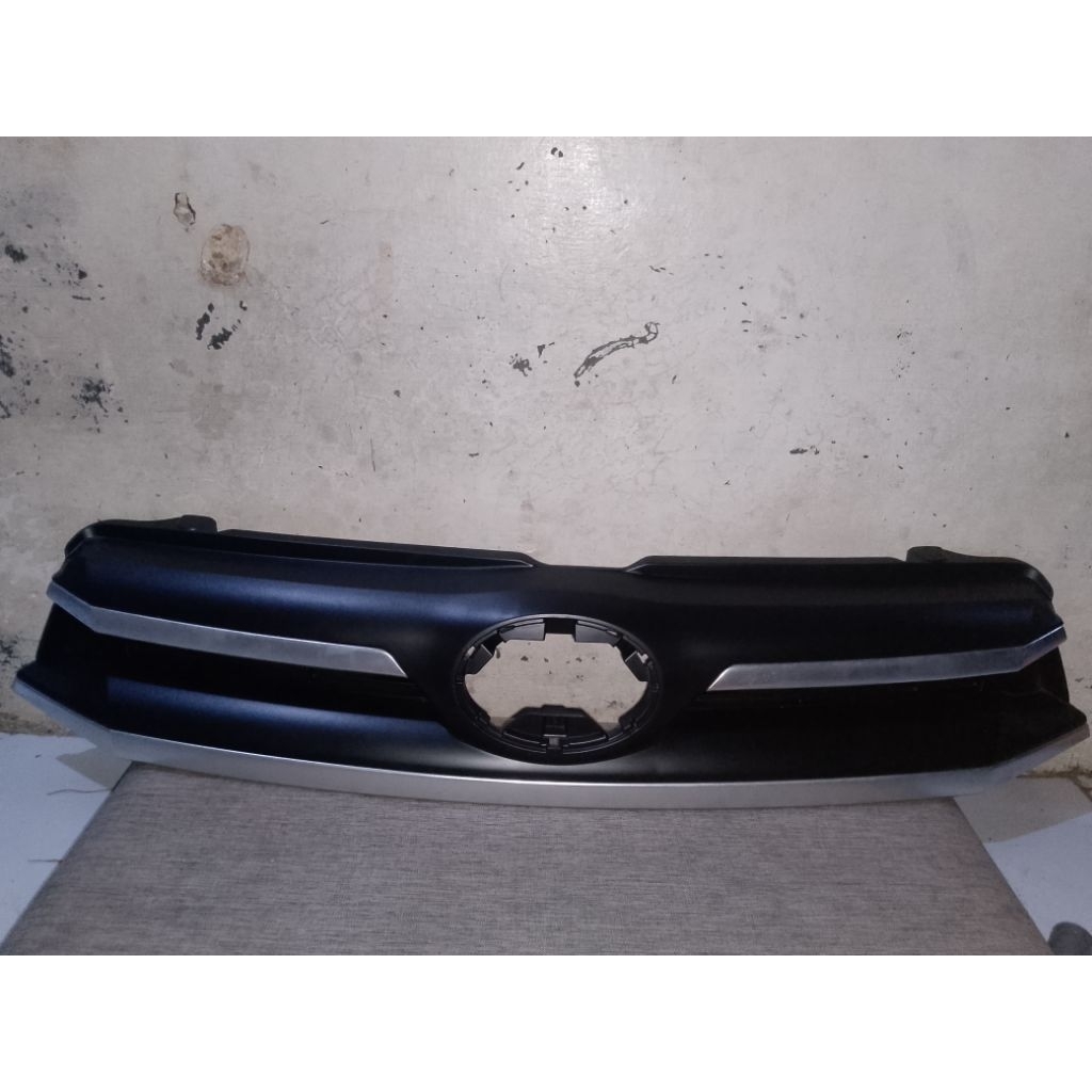 grill toyota innova reborn tahun 2016-2020 ORIGINAL