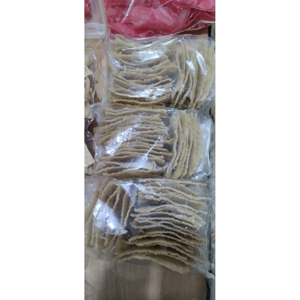 

Kerupuk gendar mentah