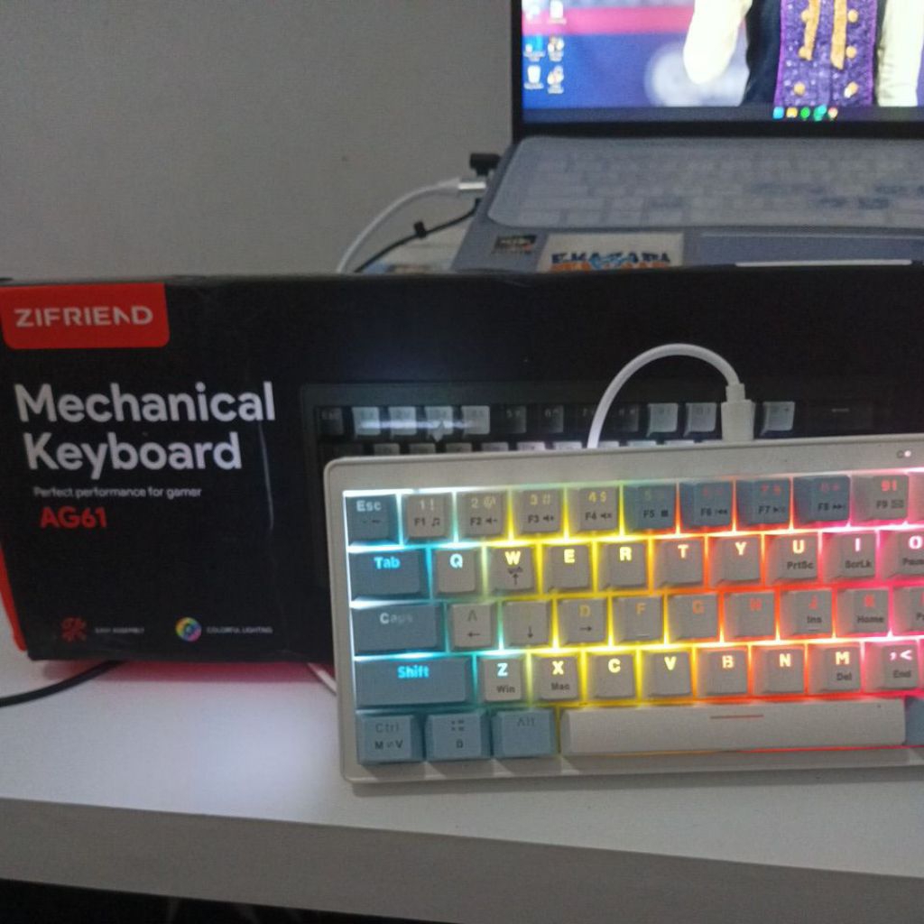 Keyboard Mechanical ZiFriend AG61