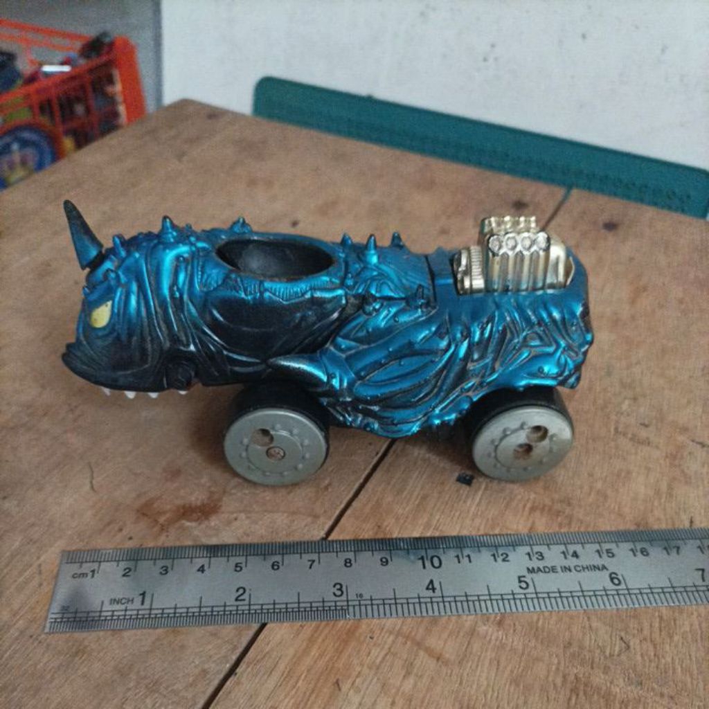 Matchbox Carnivores Venom