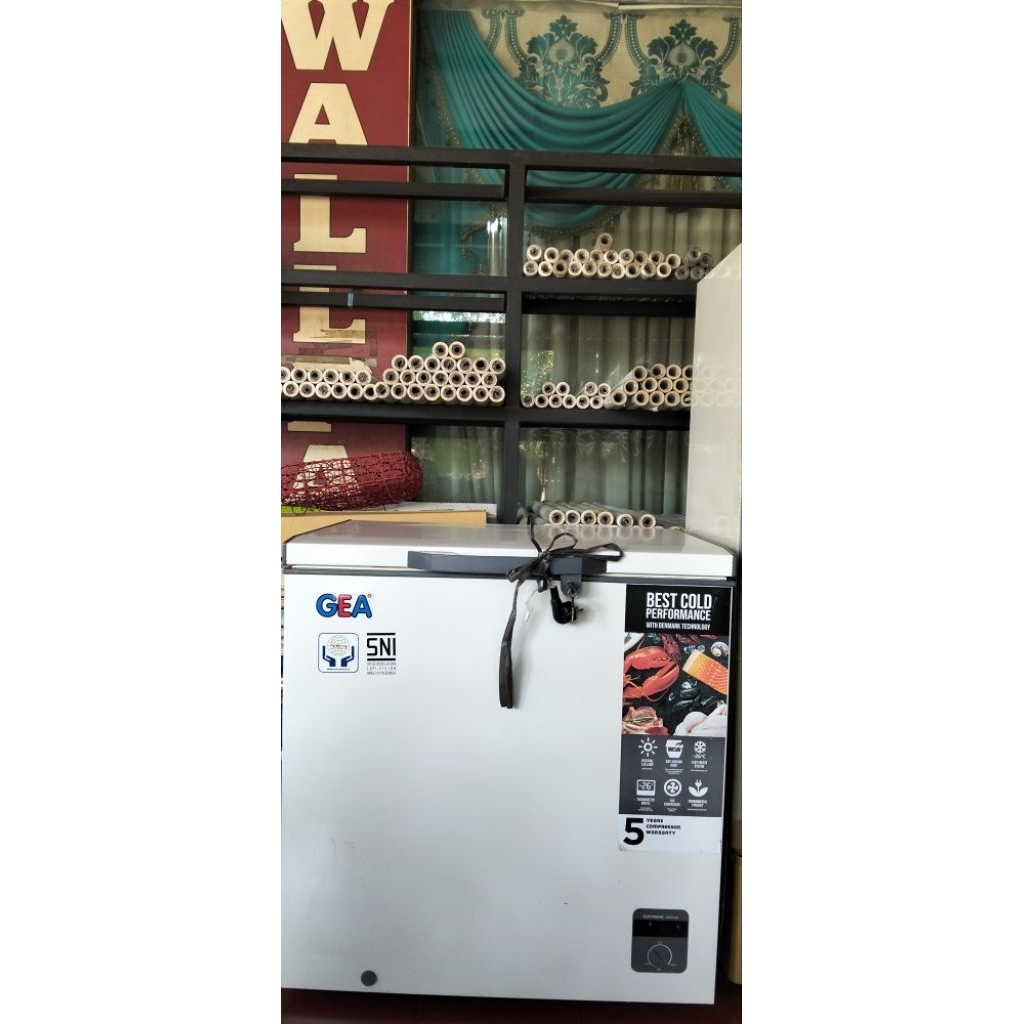 Freezer GEA AB 208 R CHEST FREEZER BOX 208 L LEMARI PEMBEKU 210 LITER Bekas Pakai Warung Nasi