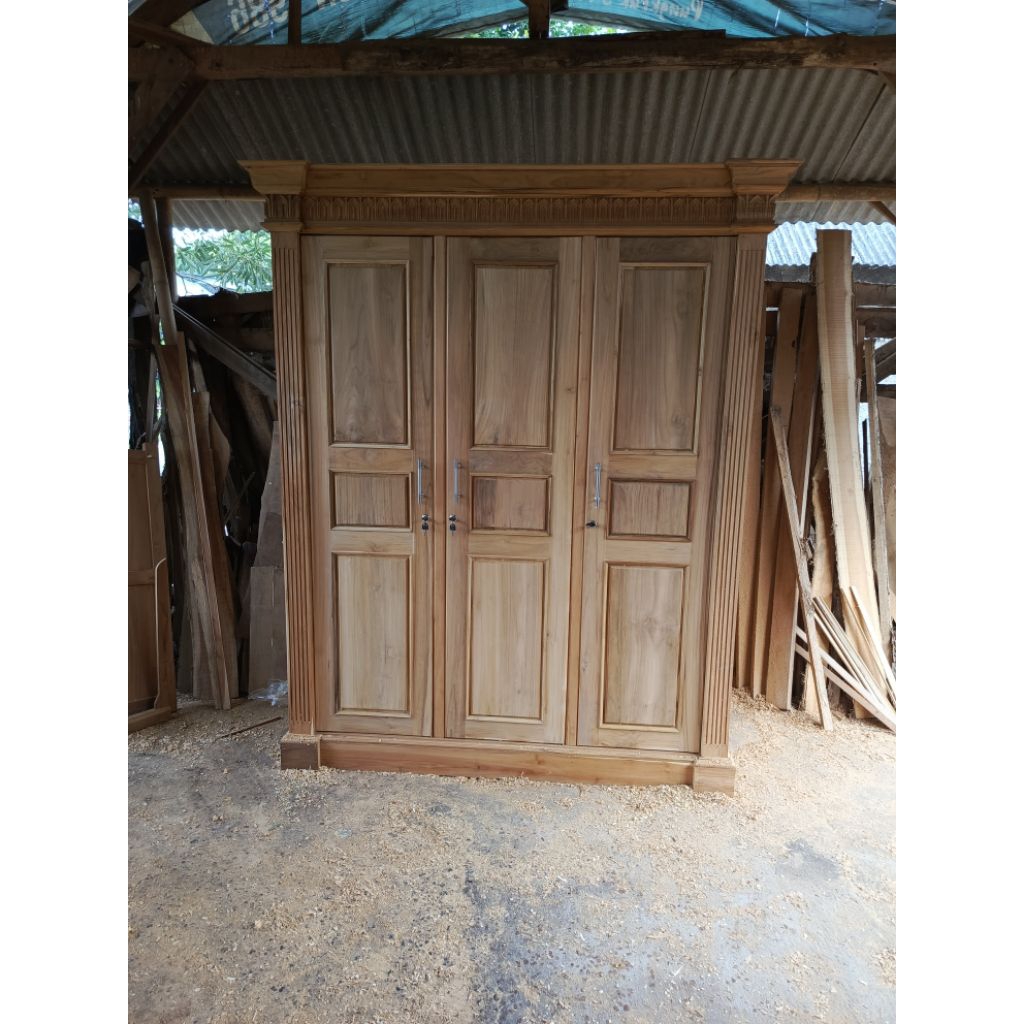 almari 3 pintu