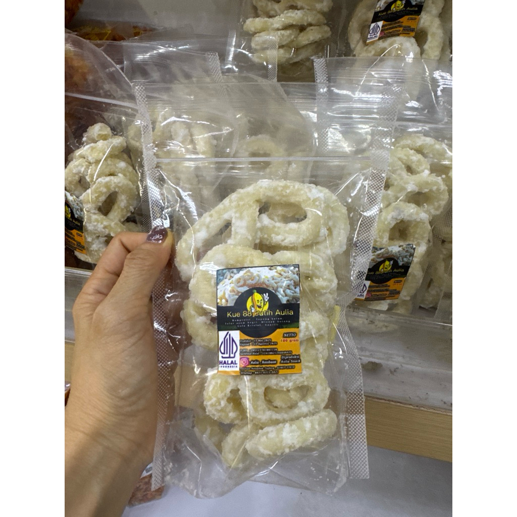 

kue 88 putih