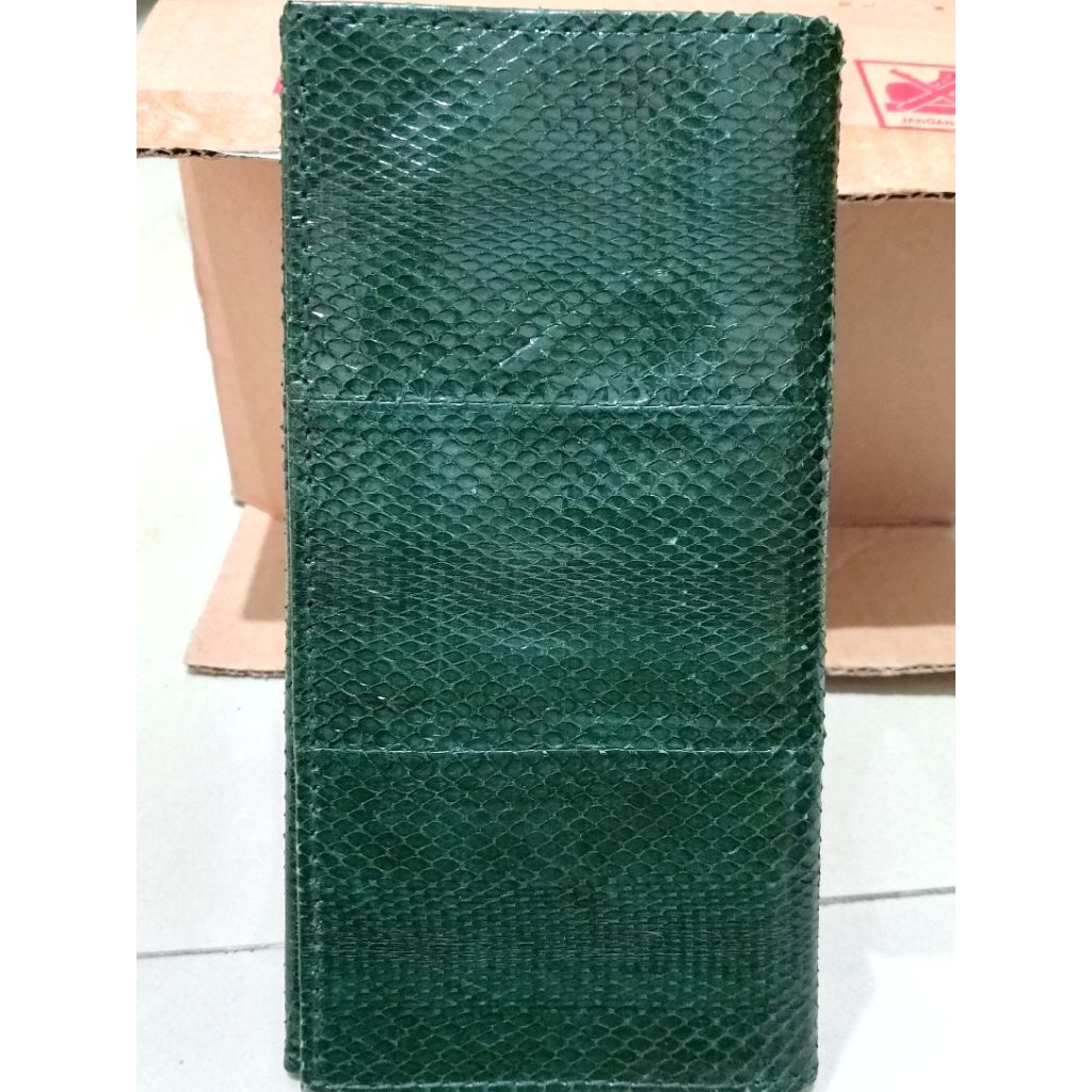 dompet sisik ular