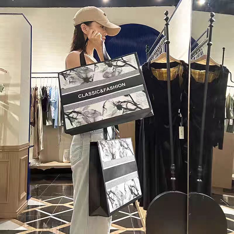 

Tas Jinjing / Tas Belanja / Tas Spunbond / Tas Souvenir / Tas Jinjing Wanita / Tas Lipat / Tas Kado / Kantong Belanja | Pilihan Terbaik untuk tas ulang tahun murah