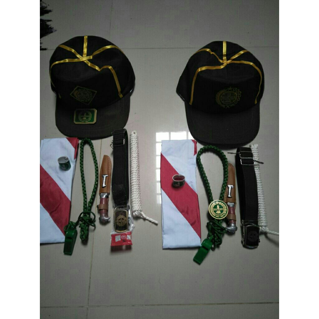 Set pramuka siaga cewek-cewok plus topi(sabuk,kacu,ring kalep,tatop,pisau,tali fluit,tali air dan fl