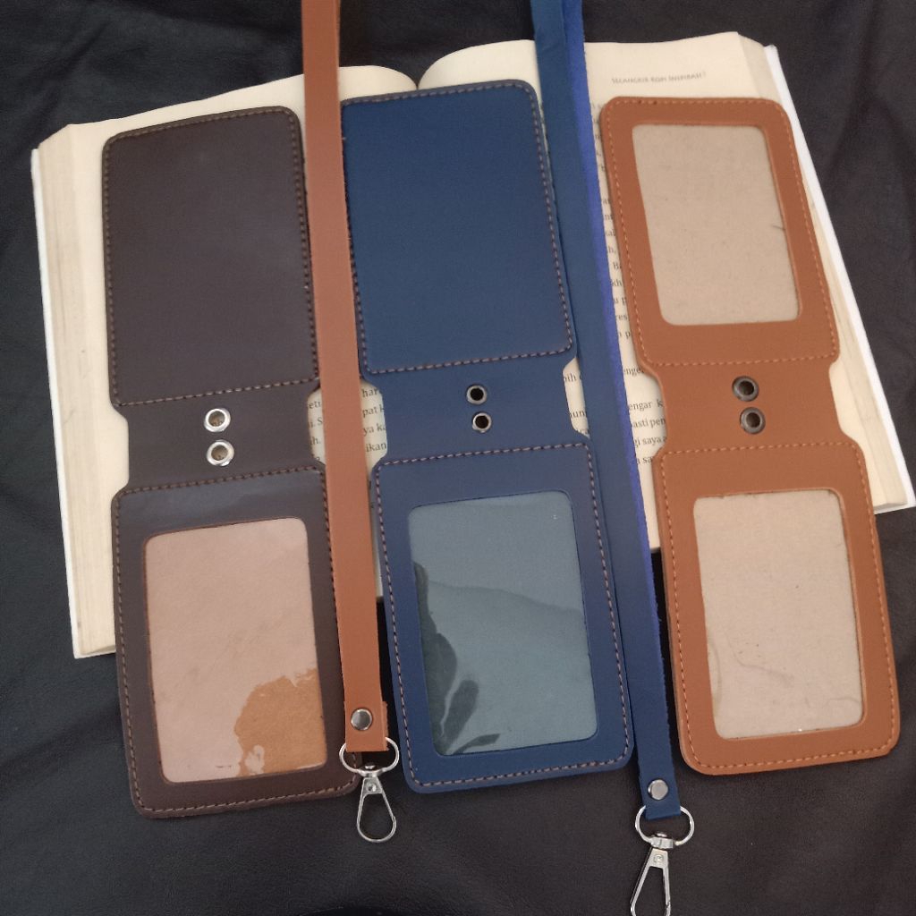 

Tempat id card|Id Card Maknet|magnet bolak balik|lanyard Kulit sintetis tebal