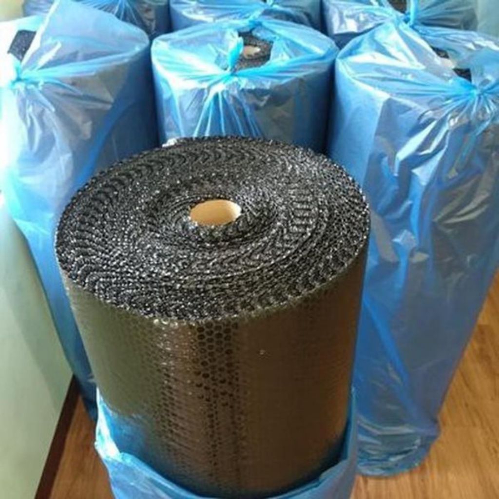 

Bubble Wrap Hitam / Putih 125 x 50 cm berat 3kg 1 Roll