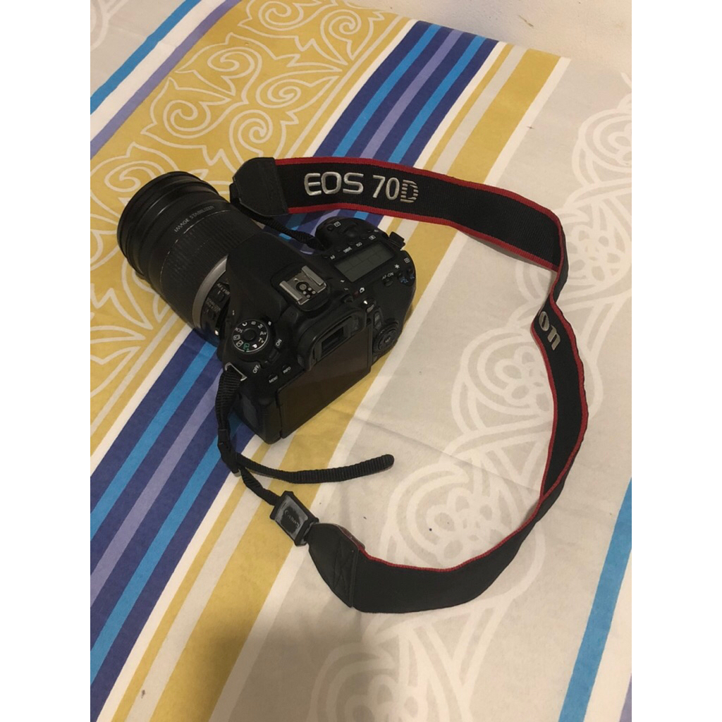 Kamera Bekas DSLR Canon 70D plus lensa 18-200mm