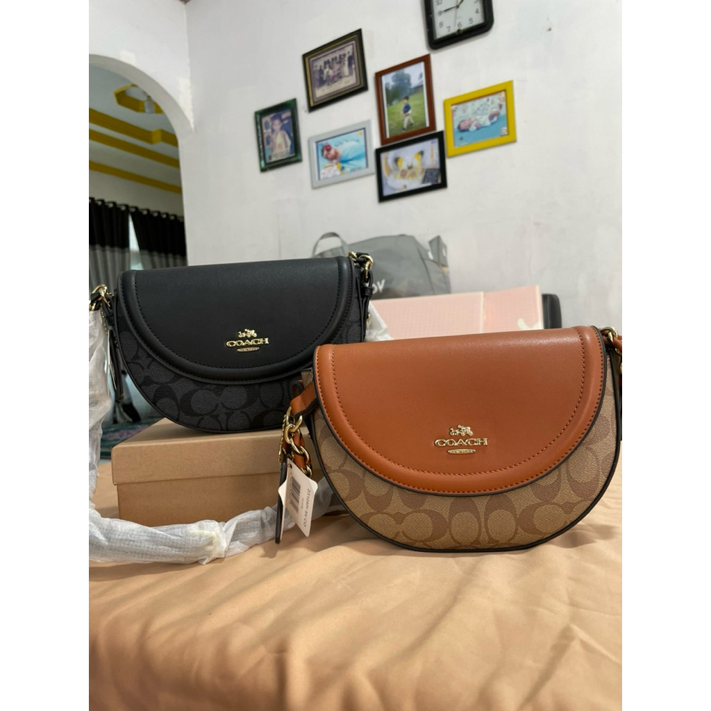 Tas Selempang Wanita Coach