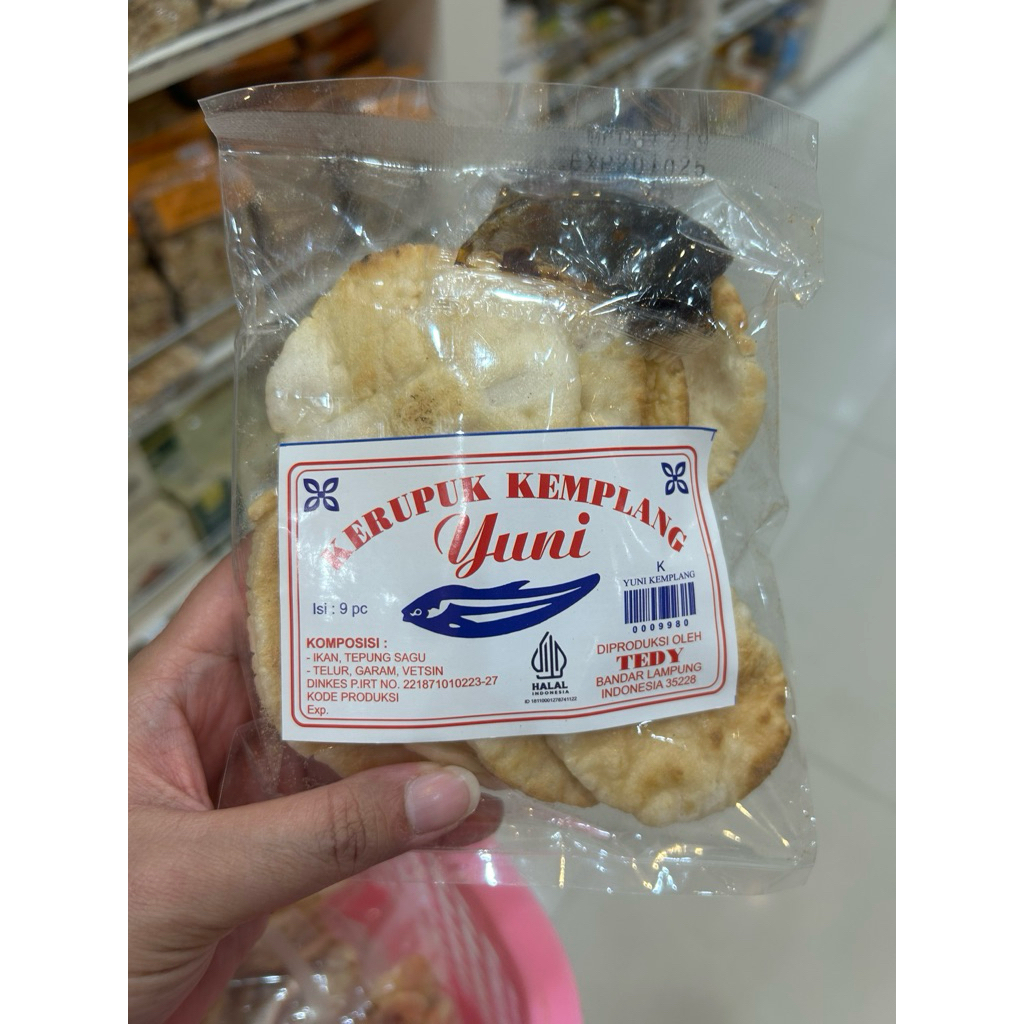 

Kerupuk Kemplang Yuni Kecil