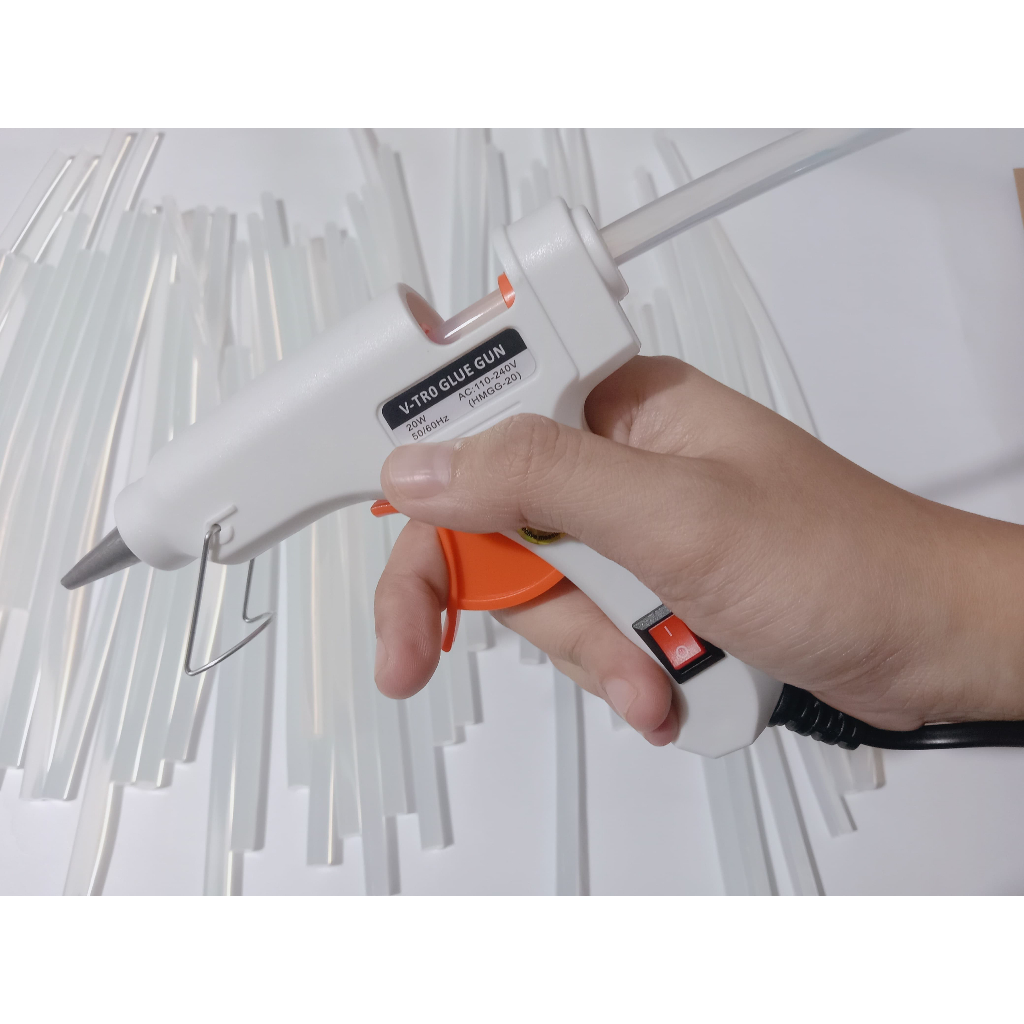 

Alat lem tembak kecil / glue gun V-TRO 20watt + Refill 10 pcs (Lem Tembak 1pc + Lem Batang 10pcs)