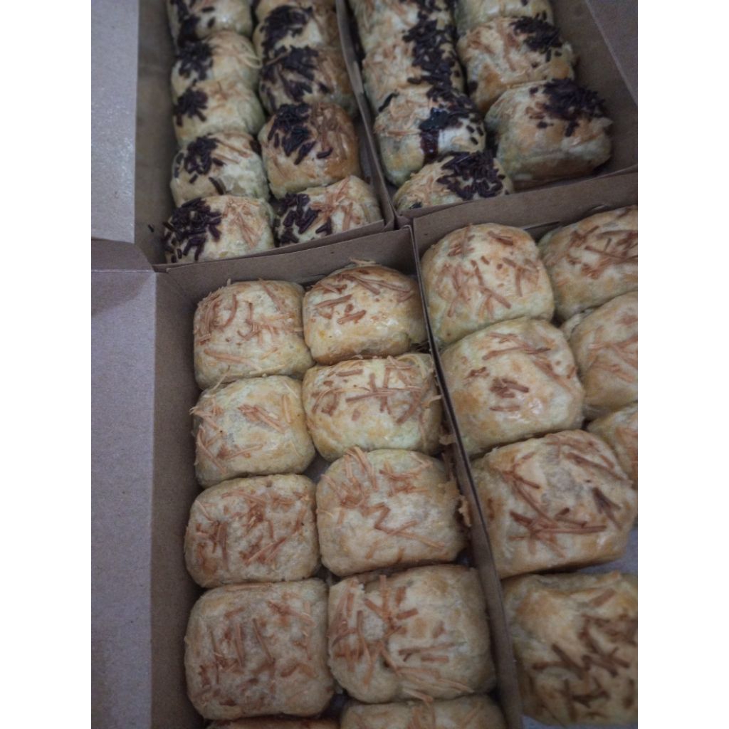 

bolen pisang coklat keju