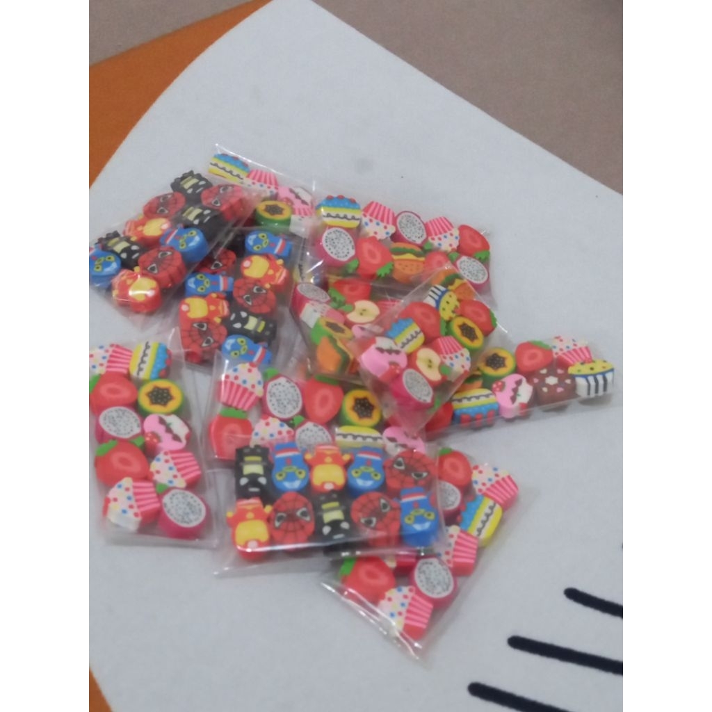 

10 pcs penghapus mini karakter