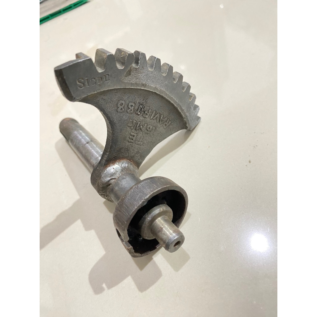 Gigi kampak / Gigi stater vespa sprint super vbb nos