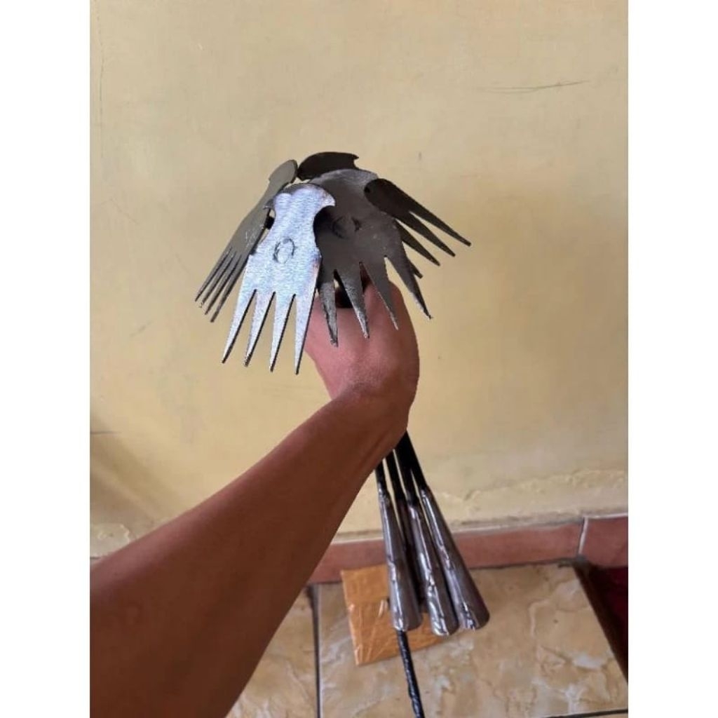 Cangkul Rumput Ubur Ubur / Cangkul Taman rumput / Cangkul Pembersih Rumput