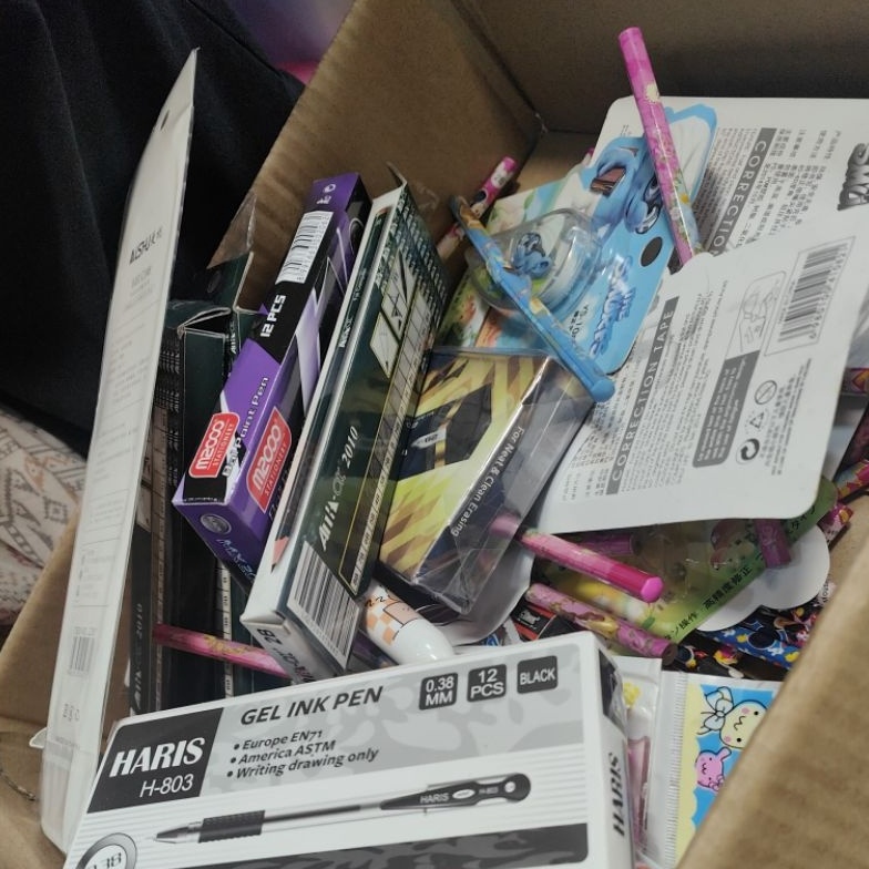 

KODE V53V Paketan Alat Tulis Anak RANDOM