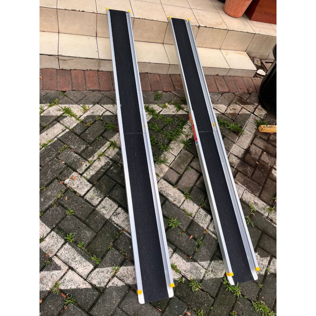 MAS Telescopic Wheelchair Ramp - Jalur Landai Kursi Roda