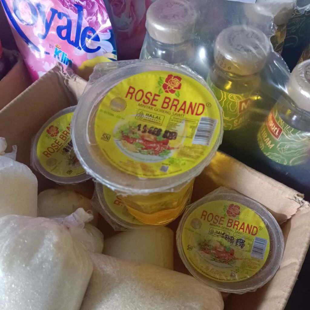 

minyak goreng cup rosebrand 220ml