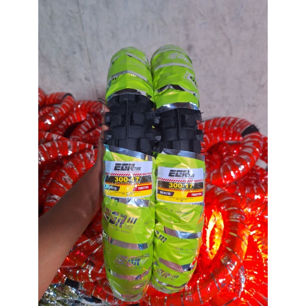 Ban cros ring 17. ukuran 300 - 17. non tubles. buat ban belakang motor bebek.