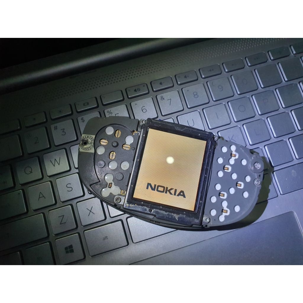 Nokia N-Gage QD bahan