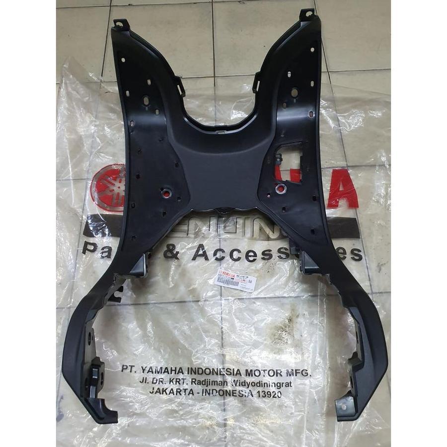 Bordes Pijakan Kaki Footrest Yamaha Lexi 125 B3F-F7481-00
