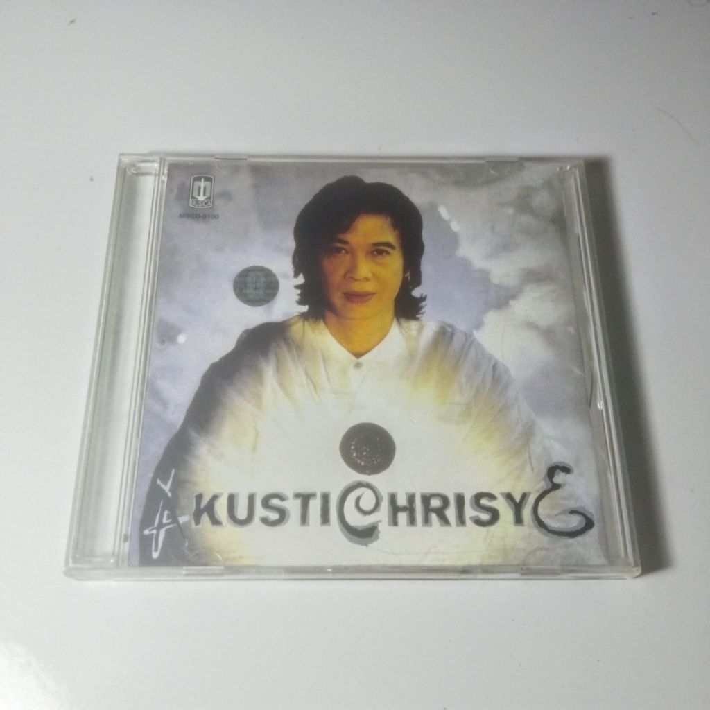 compact disc ( CD ) akustichrisye